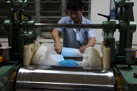 硅膠煉膠機工作情景 硅膠煉膠機工作情景